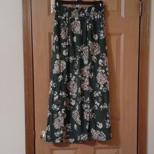 Skirt. Never been worn.